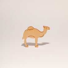 Load image into Gallery viewer, CAMEL - STANDING