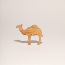 Load image into Gallery viewer, CAMEL - STANDING
